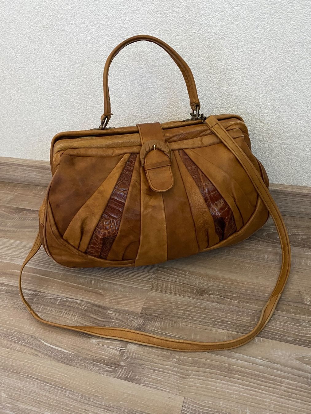 Borse da donna: Tolle Vintage Ledertasche – Usato da Estavayer-le-Lac venduto da Mimmy02