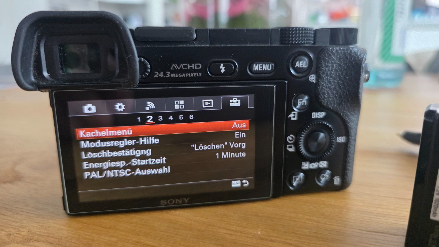 Sony Fotocamera: Sony Alpha 6000 Systemkamera + Akku, top Zustand – Usato da Zufikon venduto da notebook6 3