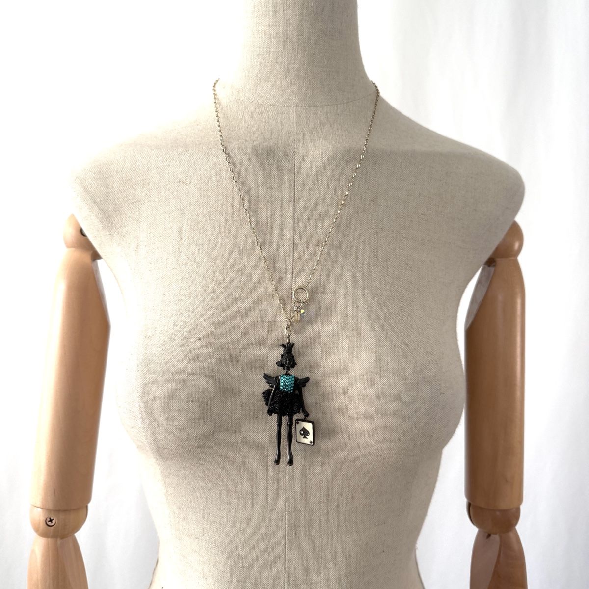 Catenine: SERVANE GAXOTTE Doll Necklace – Usato da Emmen venduto da Avviivva_Com2023 1