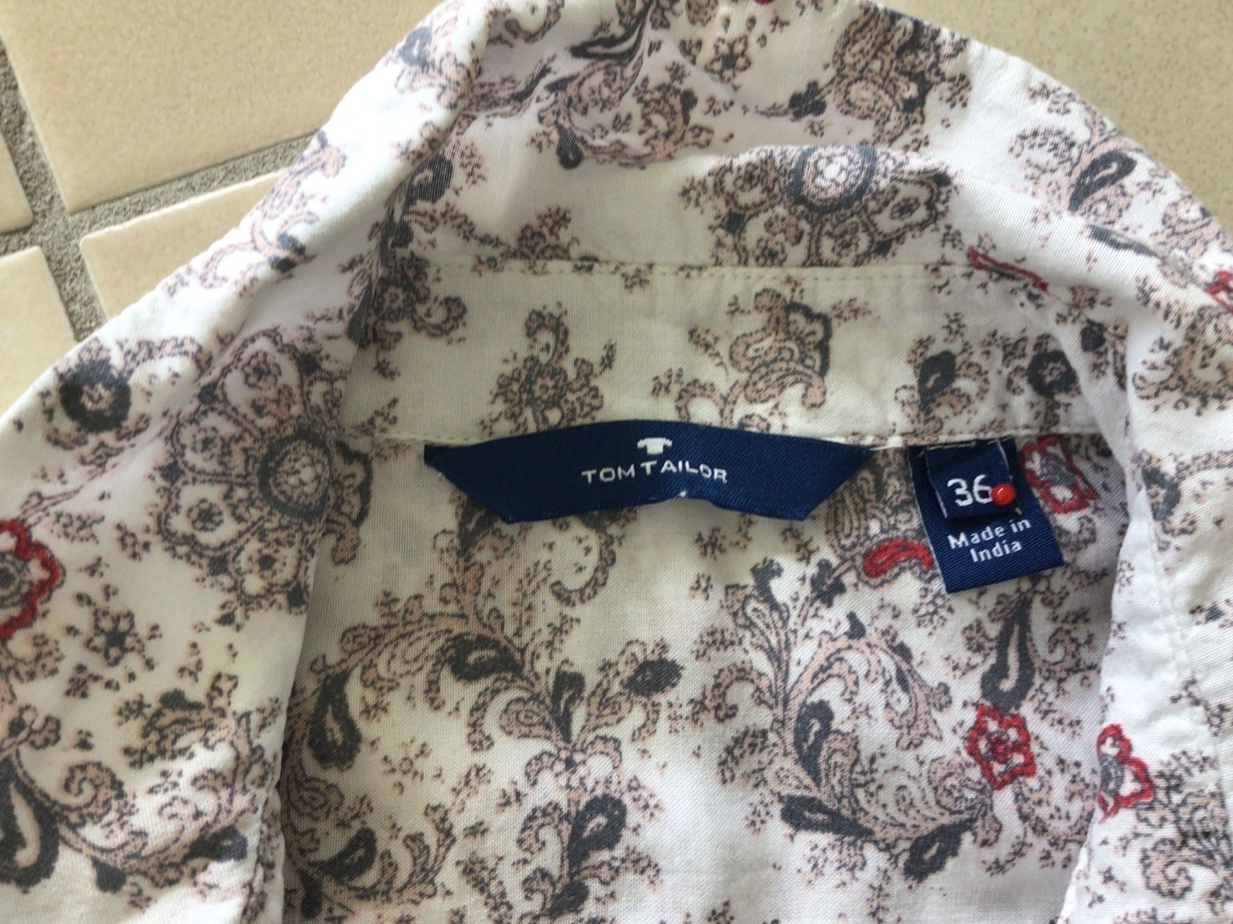 Tom Tailor Camicette: Schicke Bluse mit Blumenmuster Grösse 36 von Tom Tailor – Usato da Frauenfeld venduto da Stehojen 3