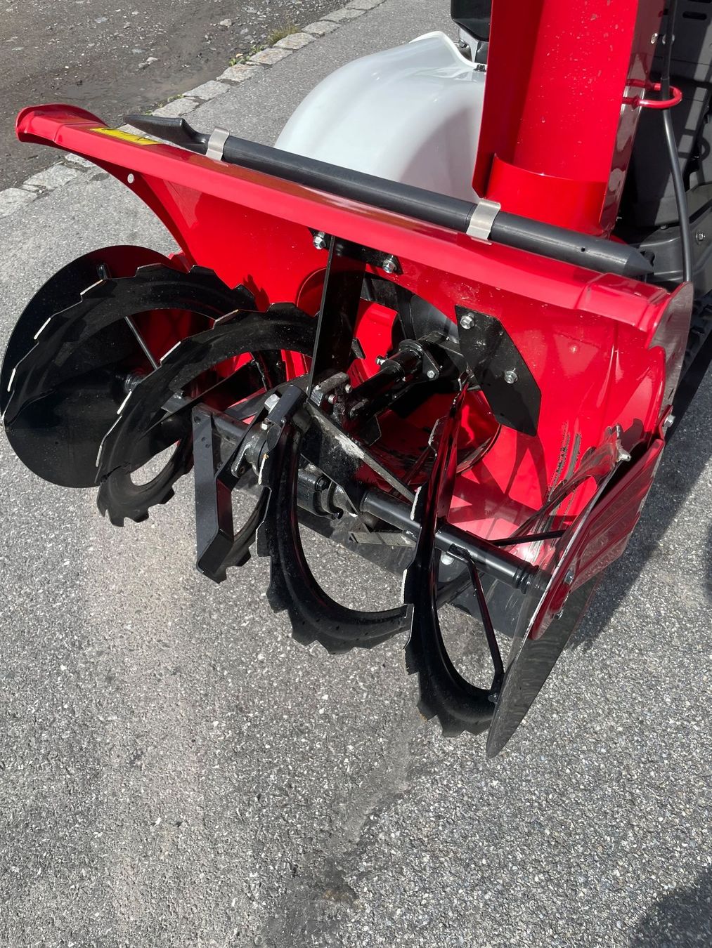 Tutte le macchine: Schneefräse Wado SXC965E Vorführmodell – Usato da Meiringen venduto da LMMLandmaschinenGmbH 1