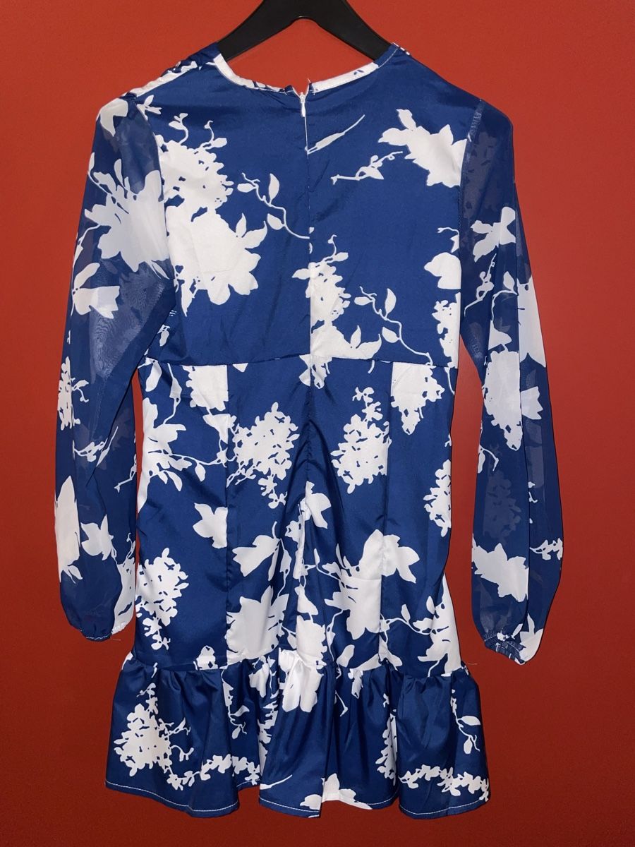 Kleider: Sommerkleid kurz mit Ausschnitt – Neu (gemäss Beschreibung) aus Dietikon von MCage 3