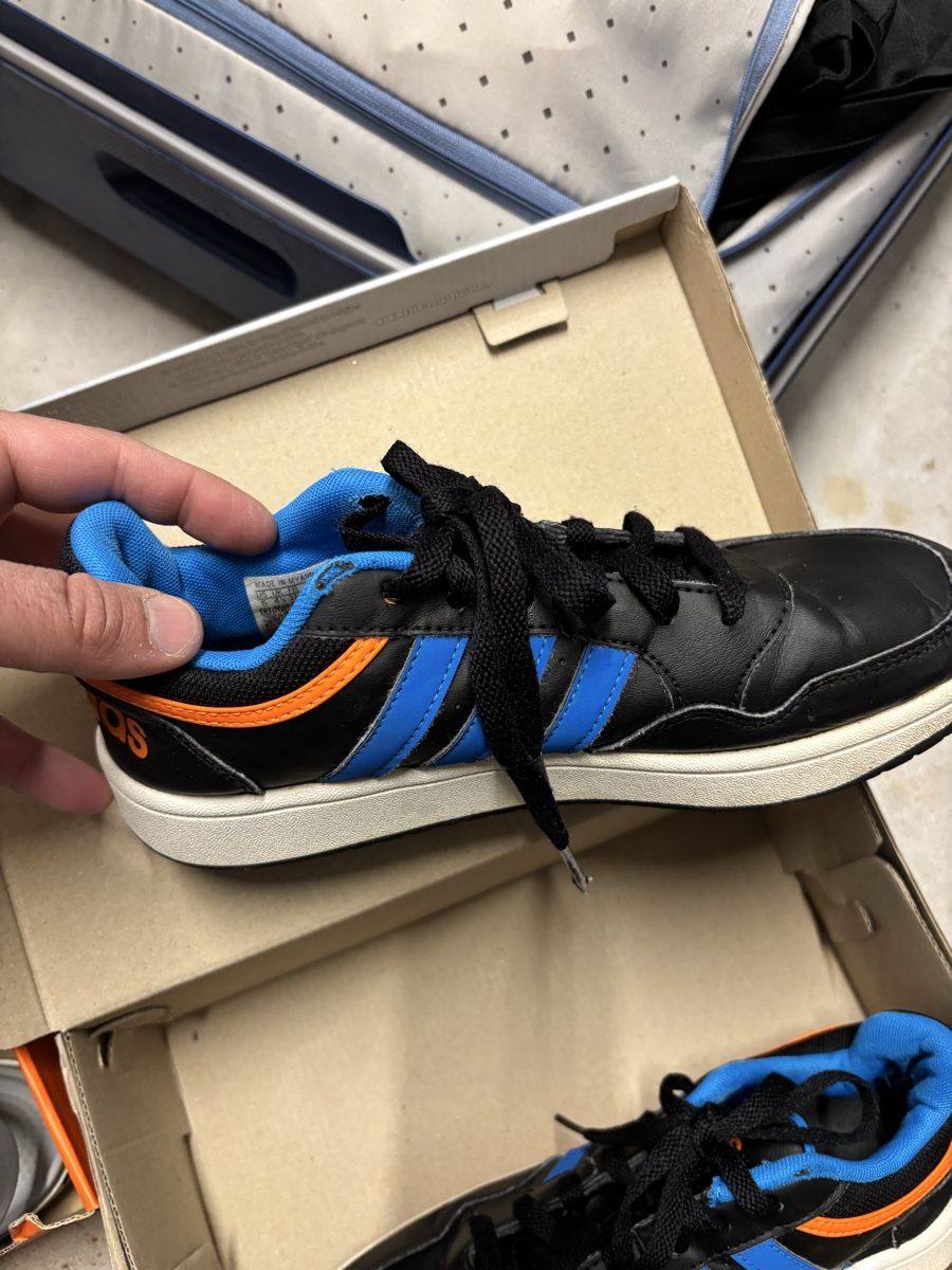 Scarpe da uomo: Adidas 36, Sketchers 35.5 – Usato da Neuchatel venduto da UMY 2