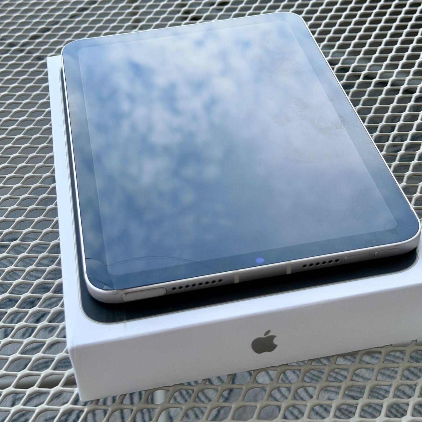 Apple Tablet PC: Apple iPad mini 2024 128GB Starlight 5G - Display DEFEKT – Usato da Dübendorf venduto da mike_shiva