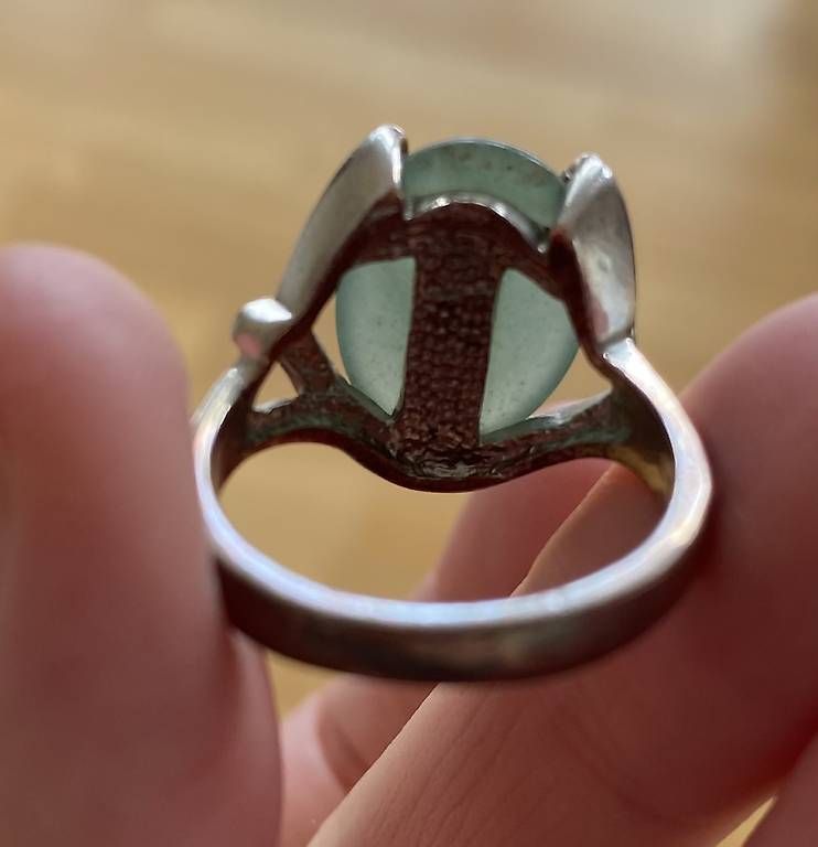Anelli: Ring silberfarben mit grünem Stein  Vintage/Boho Stil – Usato da Zürich venduto da emw_cpq8 1