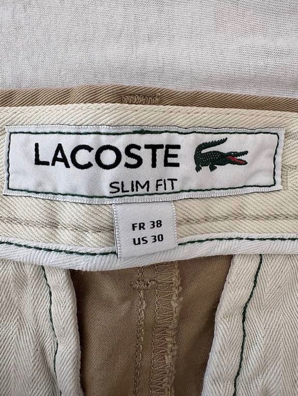 Lacoste Hosen: Kurze Hose Lacoste – Neu (gemäss Beschreibung) aus Biel-Benken BL von oss_9syr 2