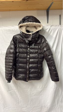 Elegante schwarze Daunenjacke mit Teddy-Futter, Gr. M