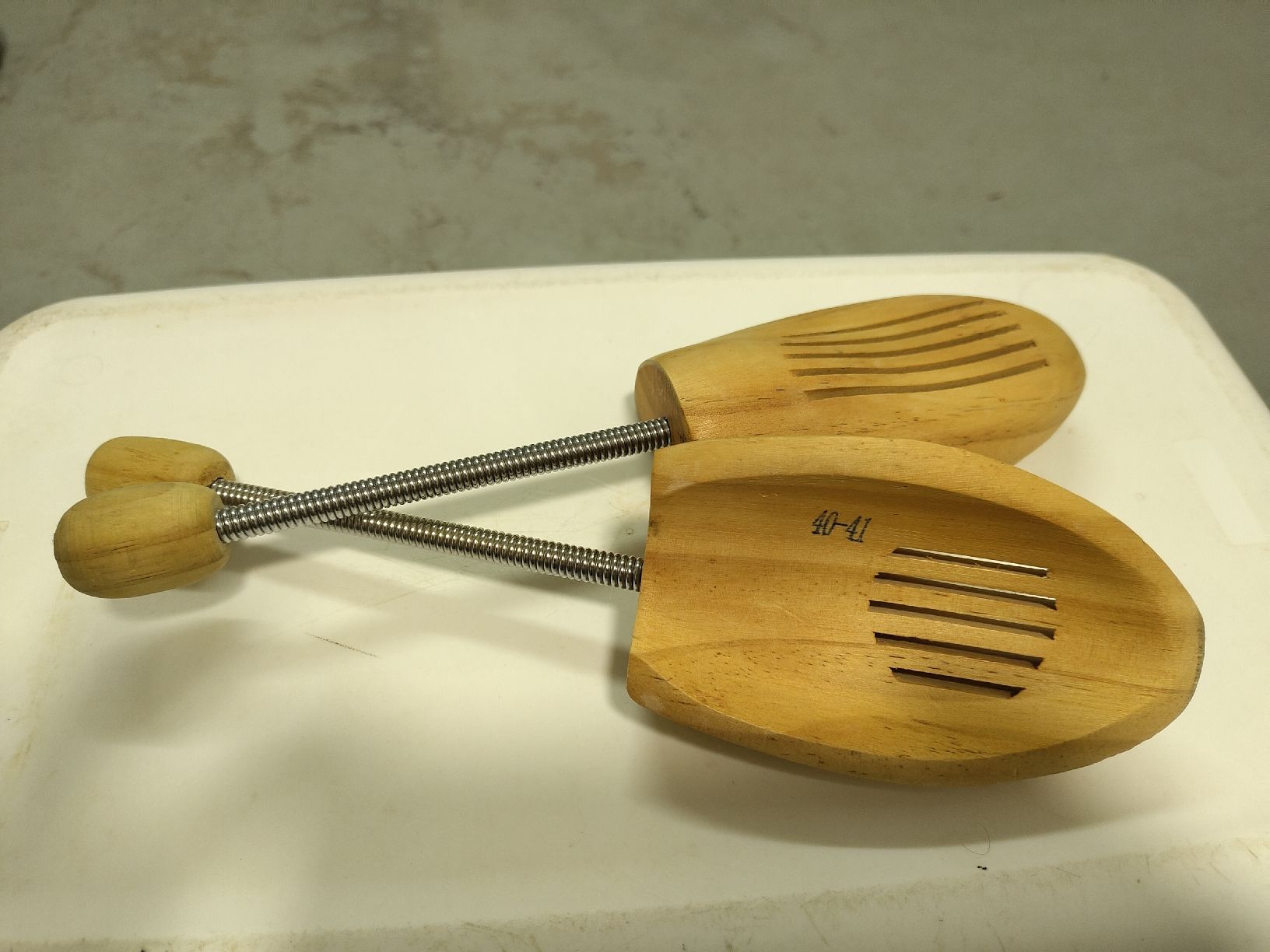 Scarpe da uomo: Schuhspanner aus Holz, Grösse 40-41 – Usato da Aarberg venduto da barloomy