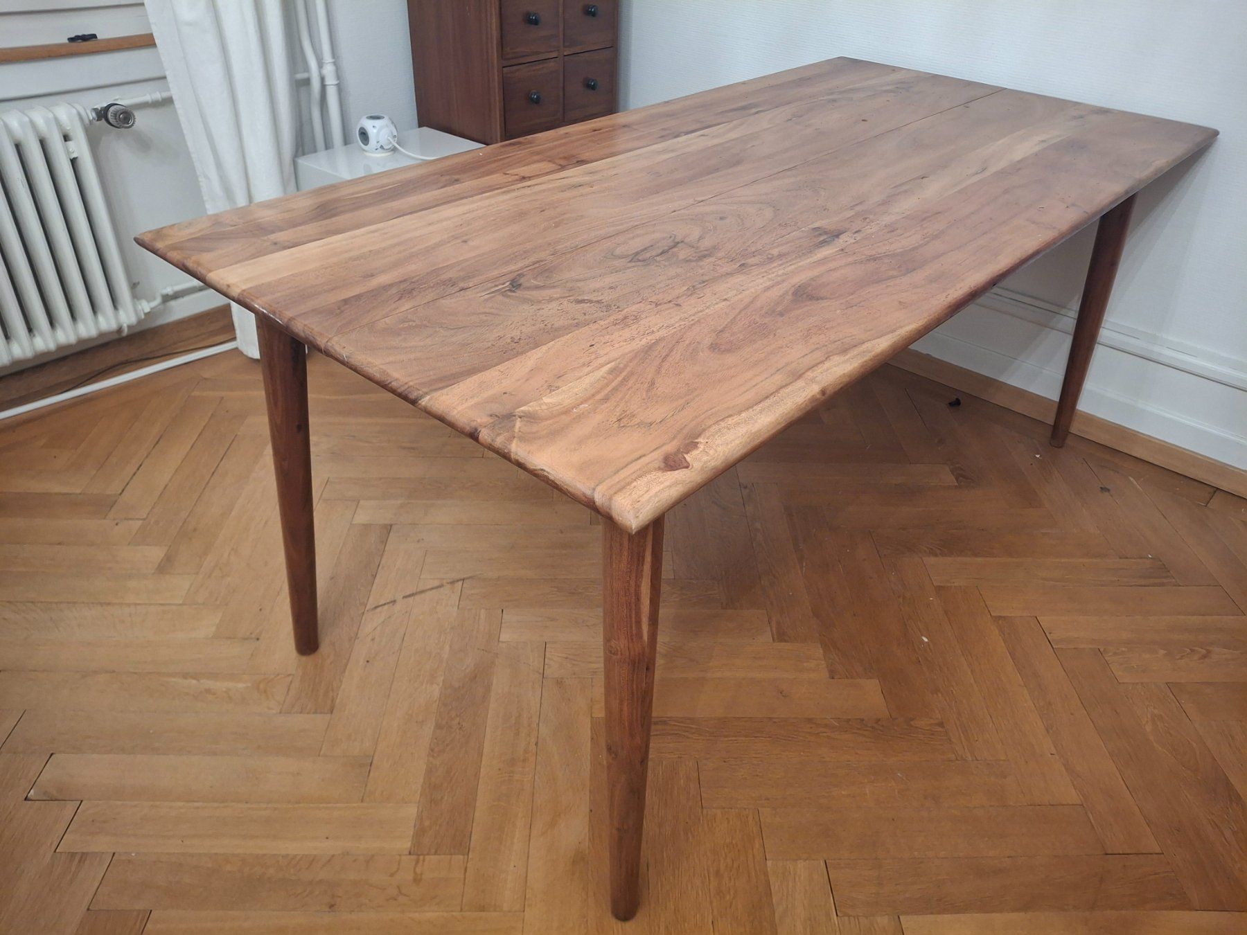 Tische: Holztisch – Gebraucht aus Zürich von iddlyriddly