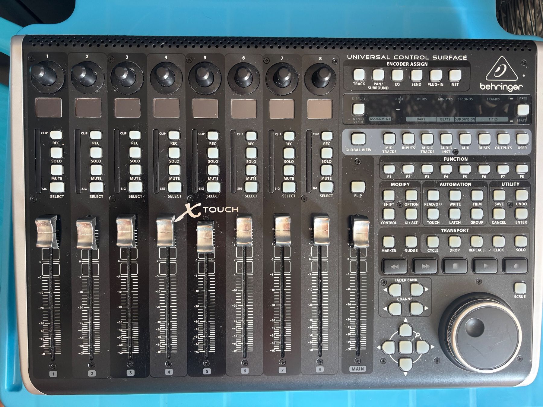 Behringer Mischpulte: Behringer X Touch – Neu (gemäss Beschreibung) aus Chêne-Bougeries von Bambideluxe