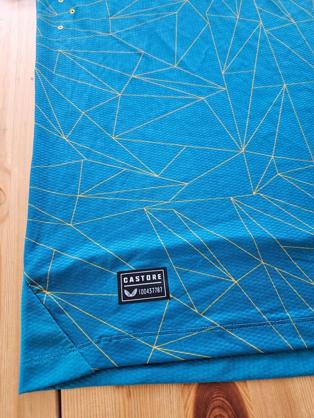 Leibchen & Hosen: Wolverhampton Wanderers Trikot NEU Castore Grösse M Wolves – Neu (gemäss Beschreibung) aus Hägglingen von United-Village-Trade 4
