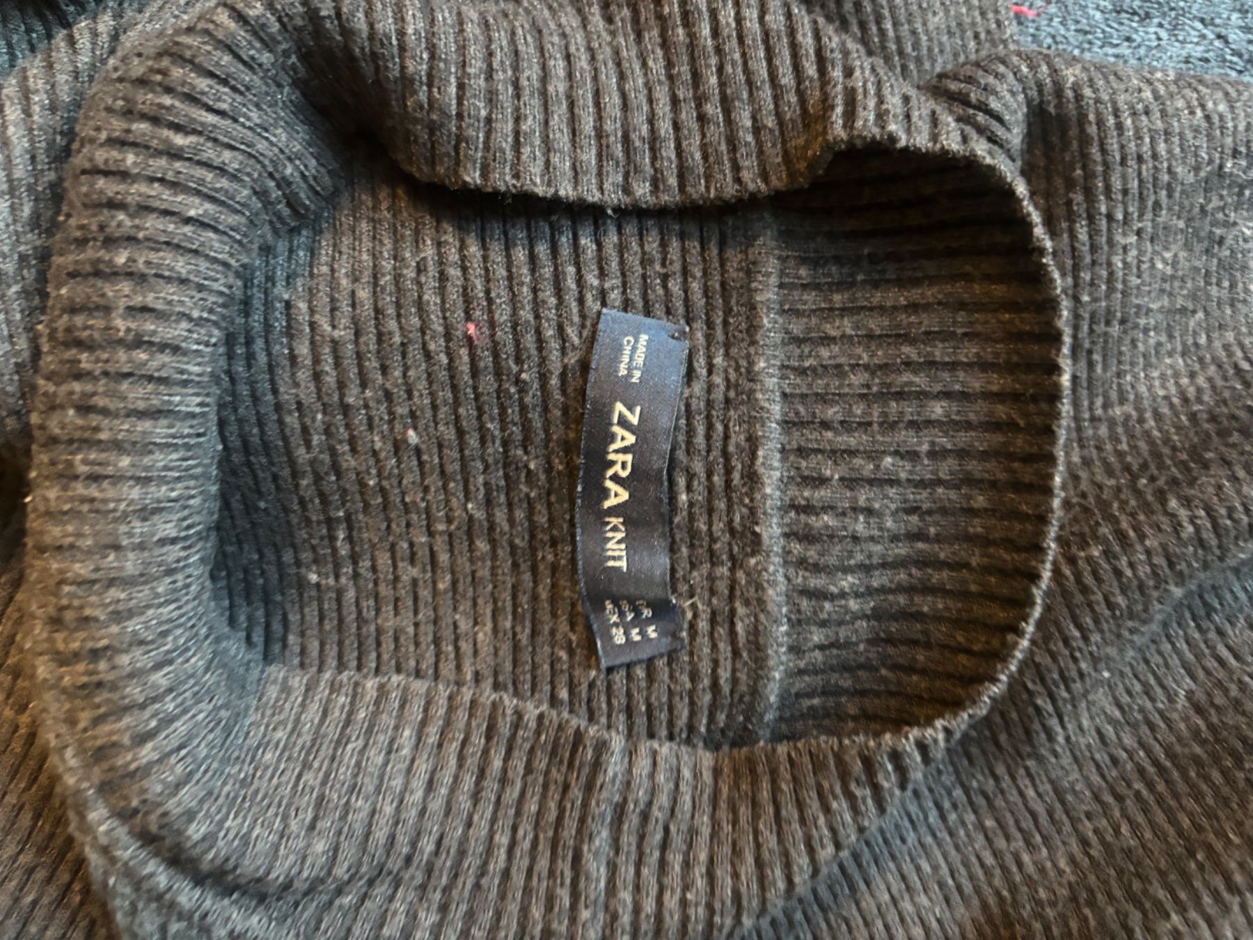 Zara Maglioni & Felpe: Black Ribbed Sweater, Cropped, Mock Neck – Usato da Genève venduto da chl_zc89 3