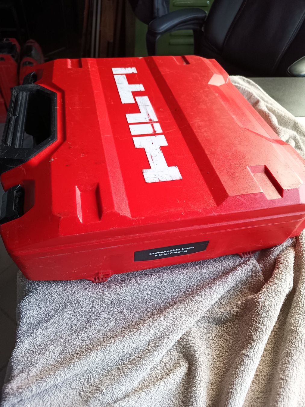 Hilti Tutti gli attrezzi: Hilti Schraubenkoffer – Usato da Oberegg venduto da 19franzi94 1