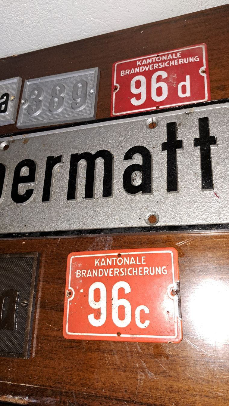 Insegne: Hausnummern Schilder Strasse ua. – Usato da Kölliken venduto da Upcycling-by-Mc-TAM 2