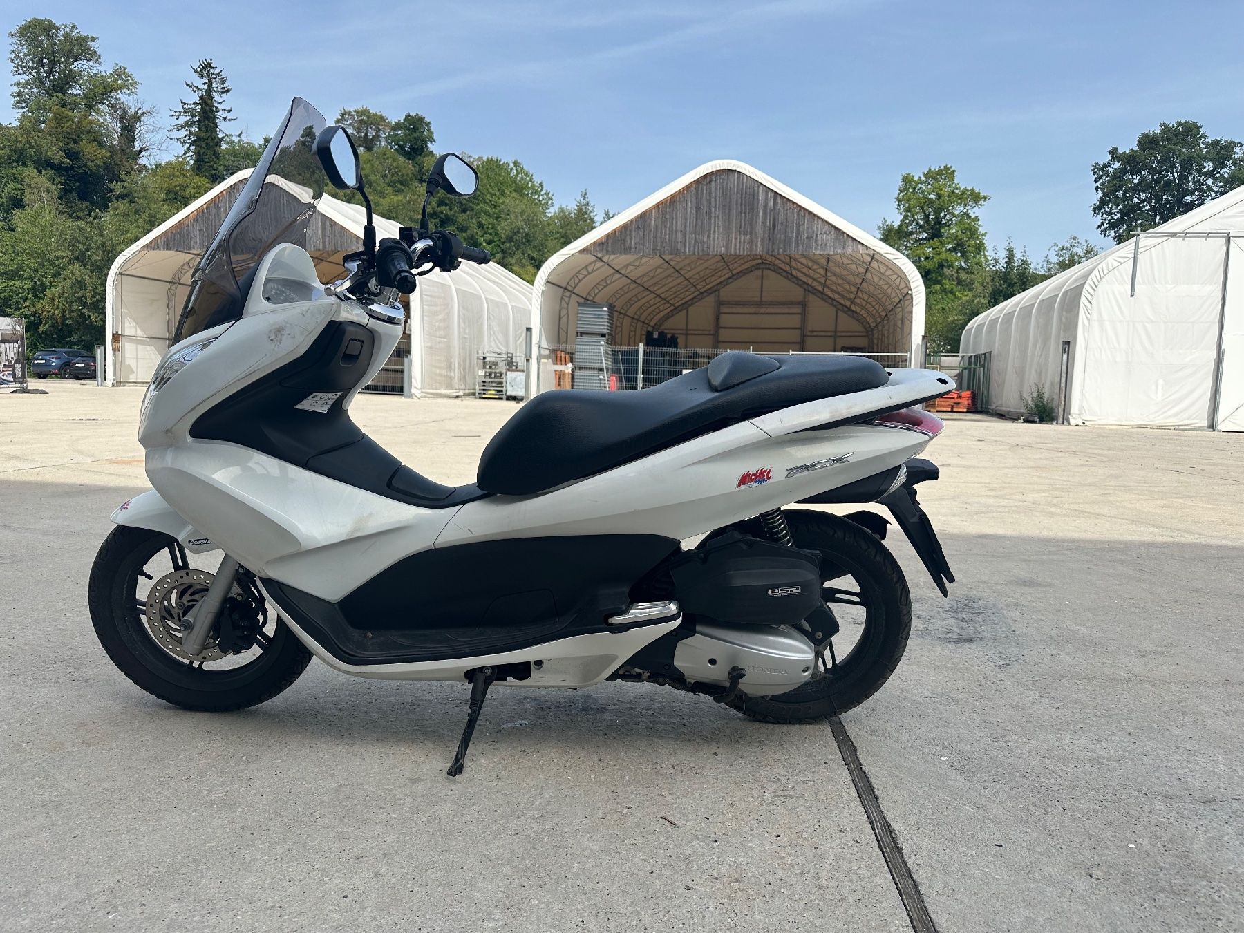 Honda Scooters: honda PCX 125 mit Gebrauchsspuren. – Gebraucht aus Affeltrangen von AutoZentrumAG 3