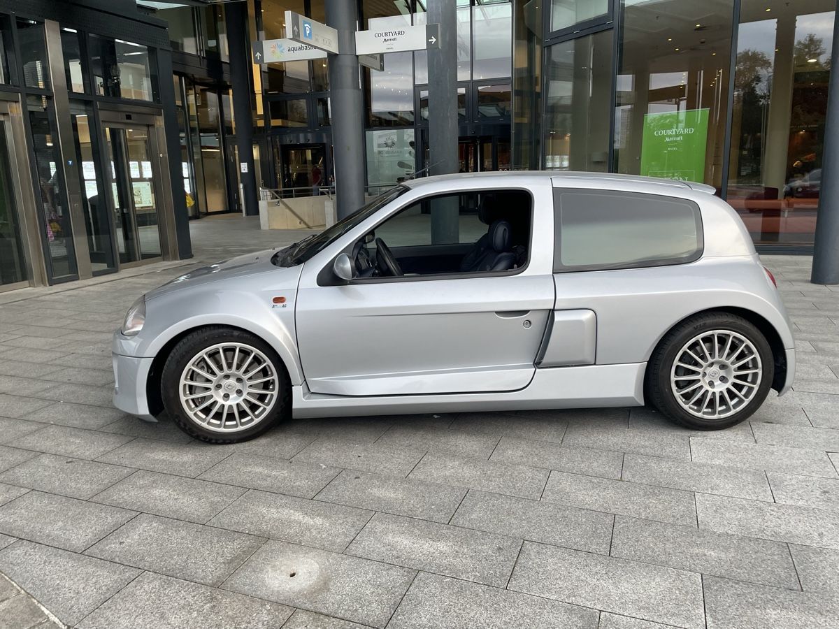 Renault Autos: Clio V6 – Neuf (Voir description) à Engelberg par Tieger3 5