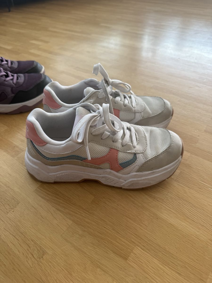Scarpe per ragazze: Mädchen Turnschuhe gr.34 – Usato da Winterthur venduto da -BeHappy24- 2