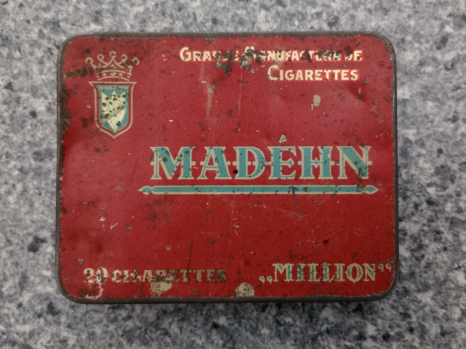 Barattoli: alte Cigarettendose Madéhn – Usato da Herisau venduto da ACm9