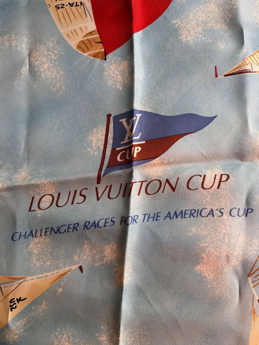 Louis Vuitton Foulards, Tücher & Schals: Foulard en soie Louis Vuitton – Neu (gemäss Beschreibung) aus Bouveret von seb_rjx8 3