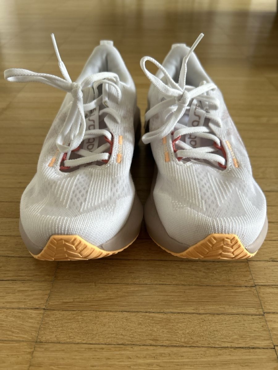 Asics Scarpe da donna: Laufschuhe Asics Novablast 5 – Nuovo (secondo la descrizione) da Sursee venduto da lin_t5d5 1
