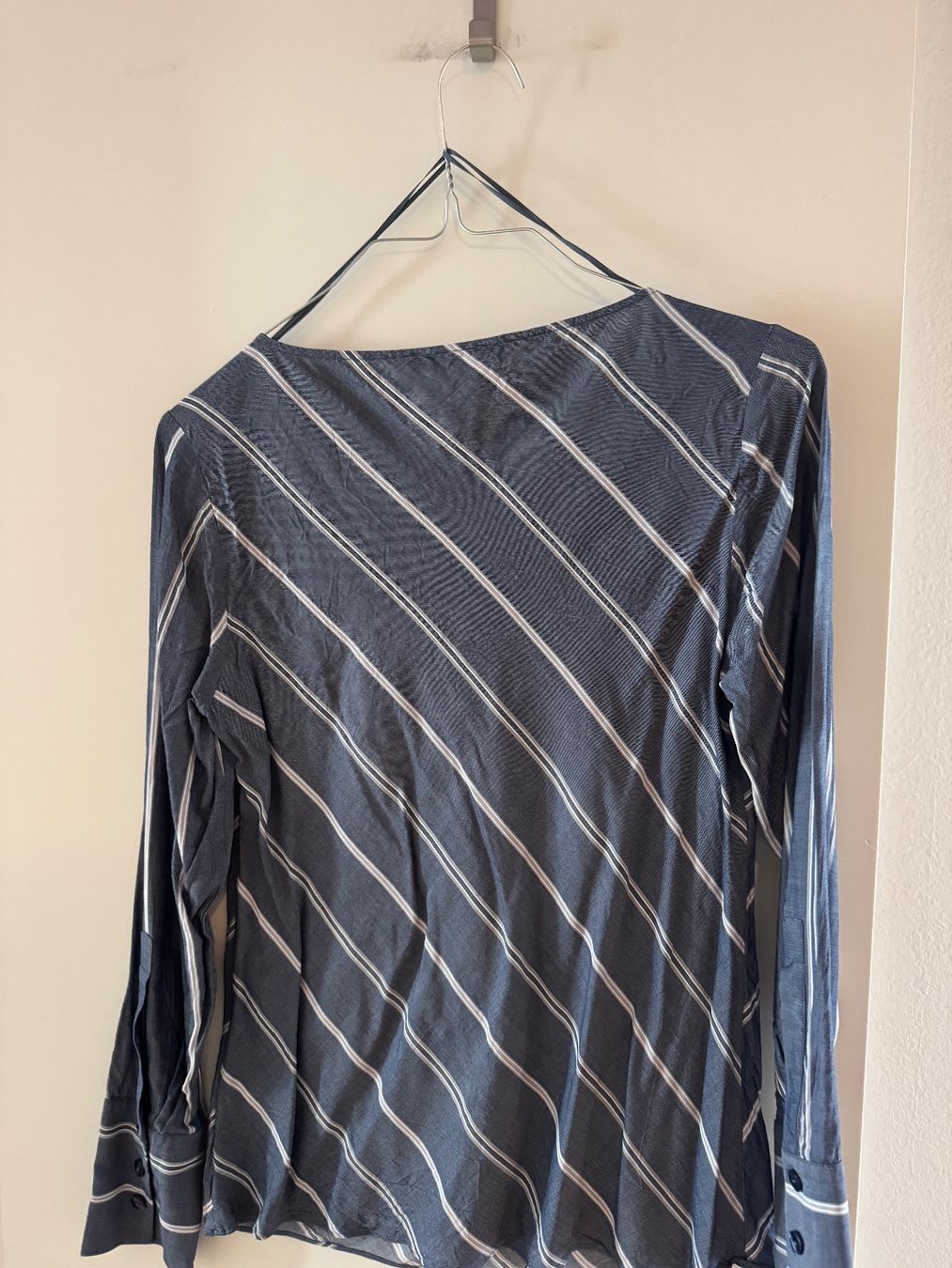 Blusen: Bluse Damen gestreift grau Grösse M – Gebraucht aus Zürich von sofiaalpac 1