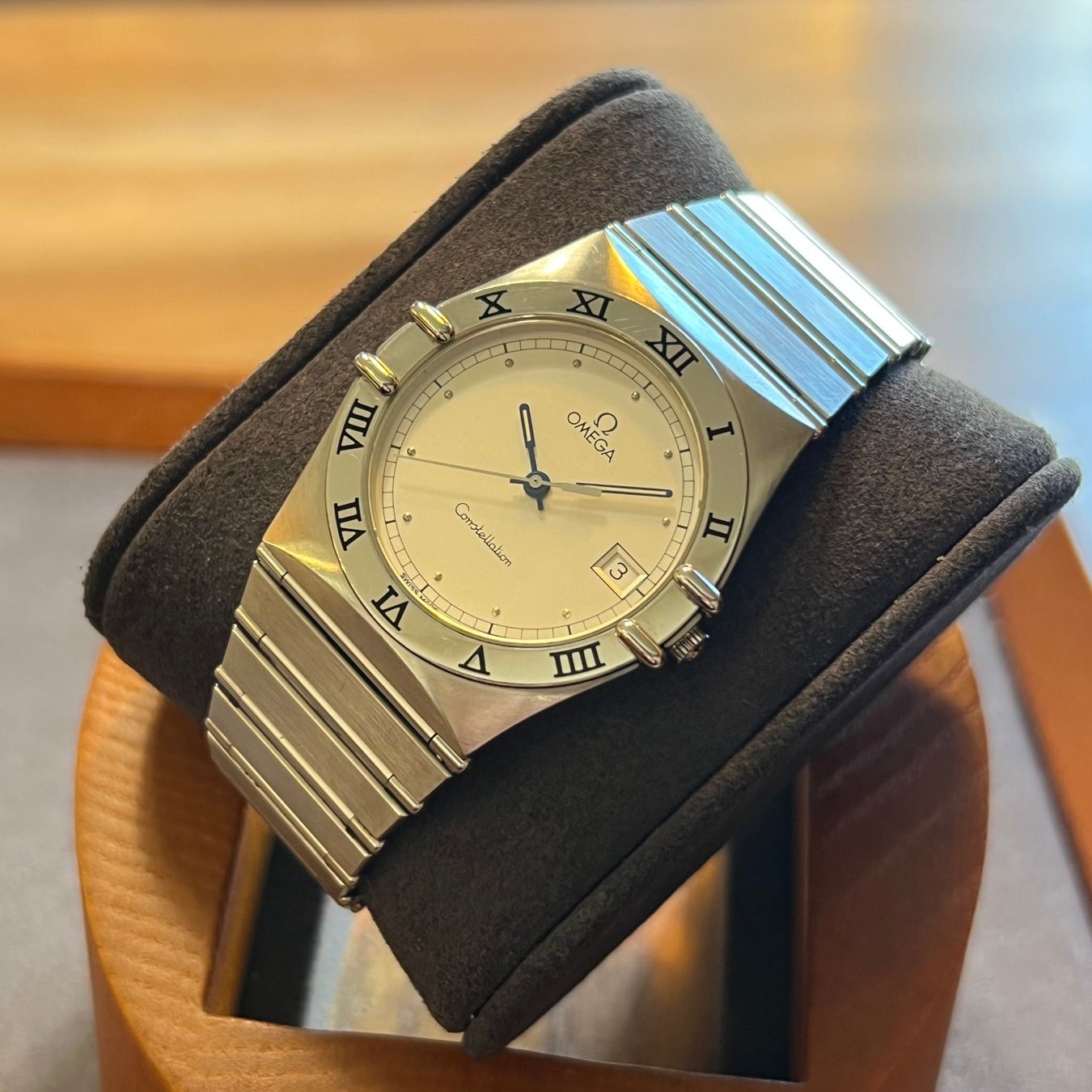 Omega Orologi: Omega Constellation Silver Dial Quartz Date 1510.3 – Usato da Carouge GE venduto da Watchaser 8