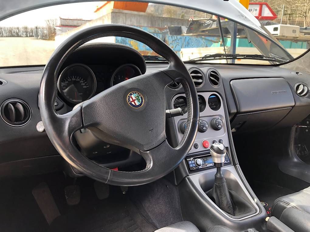 Automobili: Alfa Romeo GTV 3.2 V6 24v – Usato da Les Bois venduto da 1970vince 6
