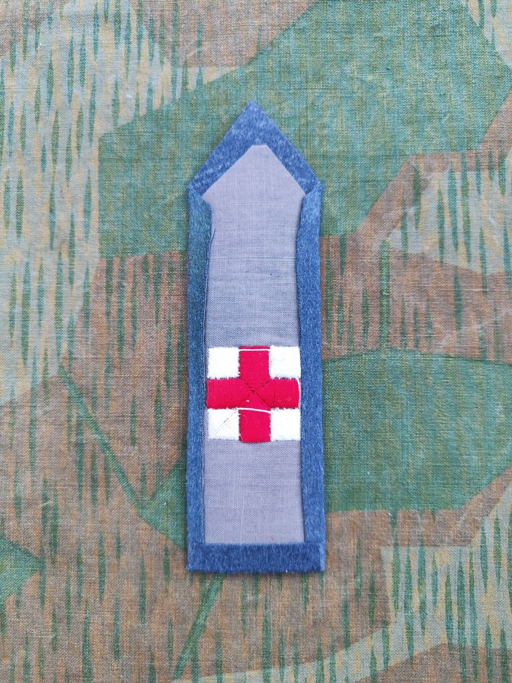 Uniformi: Ärmelpatten Ambulanz Ord. 1926 – Usato da Bauma venduto da SwissMilitaria 1