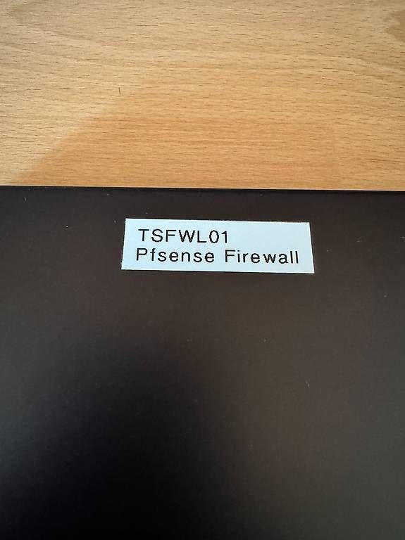 Firewall: Mini-PC / Pare-feu pfSense fanless avec alimentation – Usato da Engollon venduto da Winters91 1