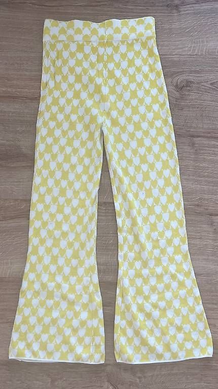 Pantaloni: Stoffhose mit Gummiband – Usato da Brittnau venduto da _livia_n_