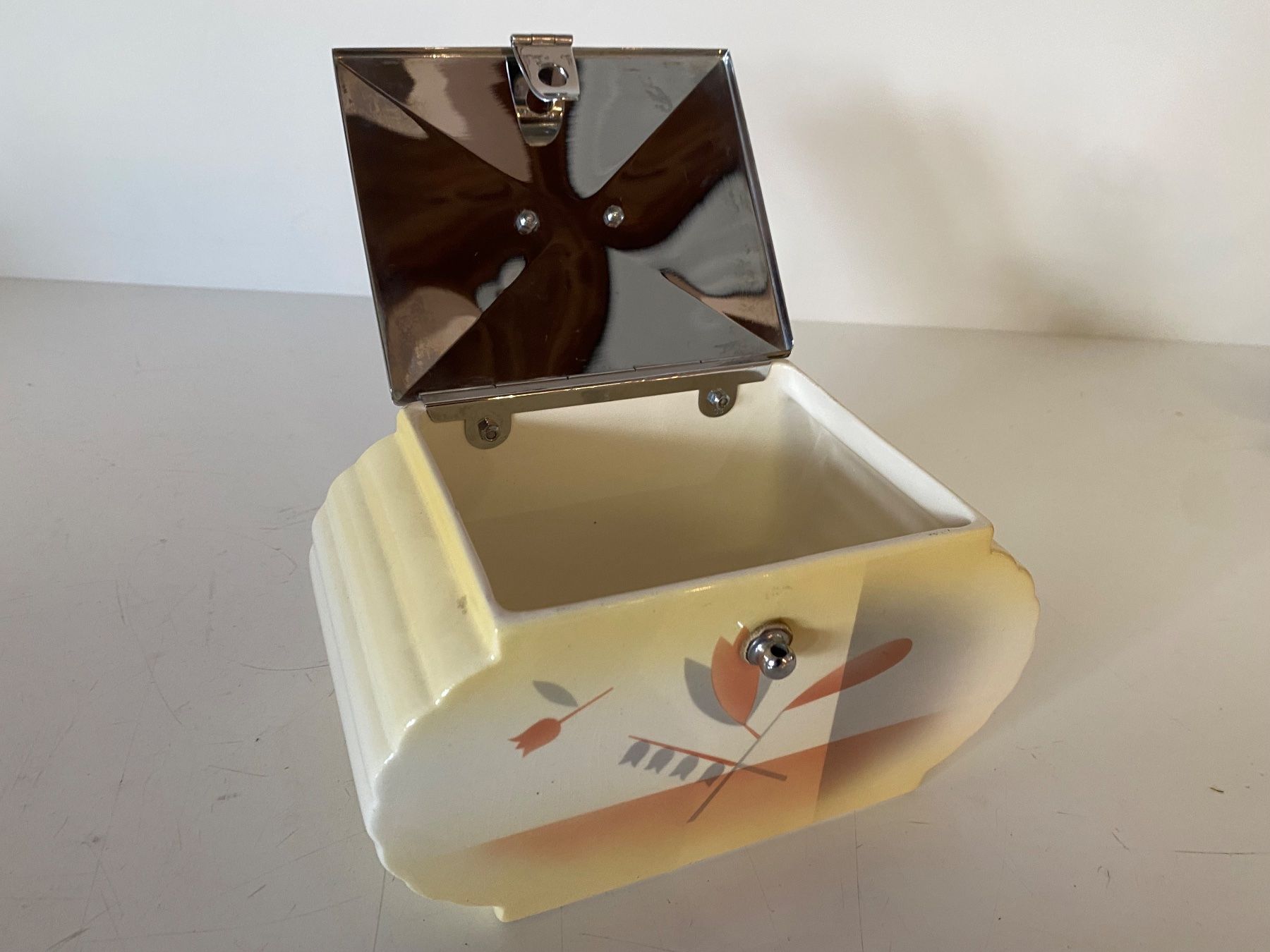 Barattoli: Wiener Keramik Art Deco Deckeldose Dose – Usato da Ballwil venduto da ClassicGallery 2