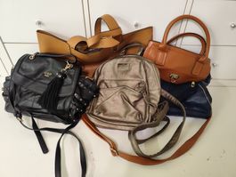 Diverse Handtaschen | z.B Orginal Guess NP: CHF 120