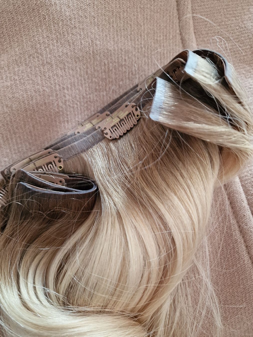 Perücken: Bellami Clip In Extensions by Zach Mesquit 240g 22" neu – Neu (gemäss Beschreibung) aus Zürich von girltherapy 5
