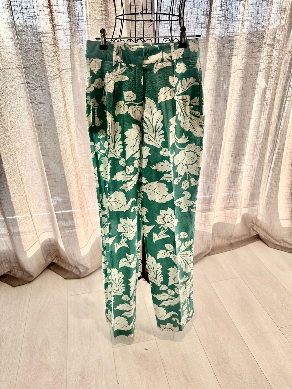 Mango Pantaloni: Schöne Sommerhose von Mango, Neu – Nuovo e nell'imballaggio originale da Bremgarten AG venduto da jiom
