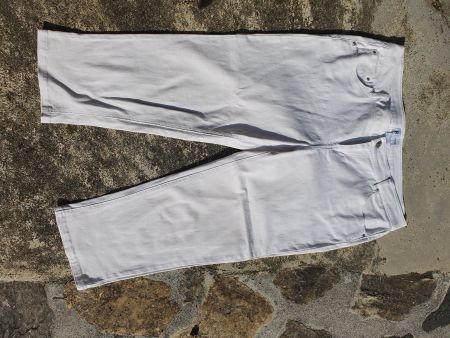 Pantacourt blanc t. 42