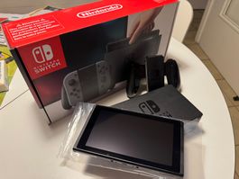 Nintendo Switch V1 - complete with box - as good as new