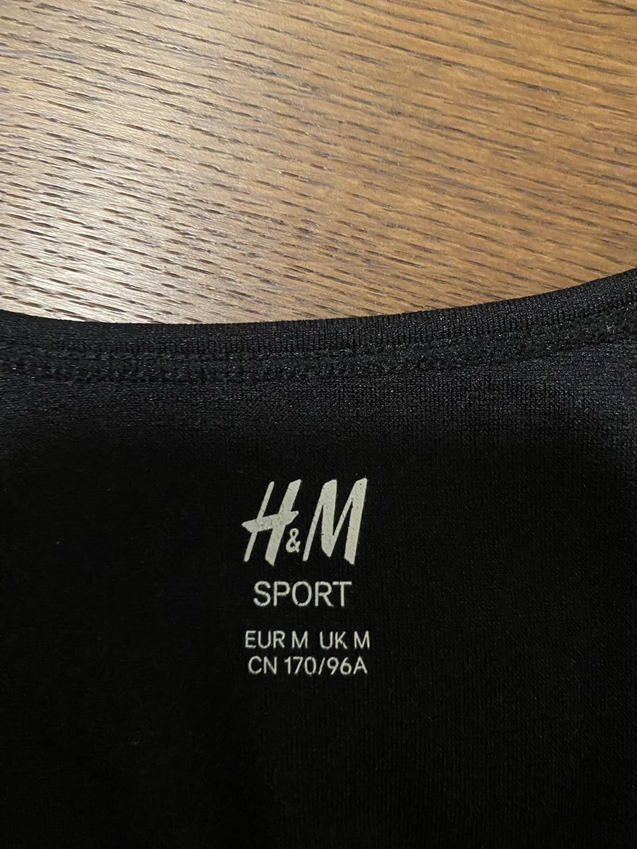 H&M Top: 2 Sporttops – Nuovo (secondo la descrizione) da Olten venduto da Luzias11 2