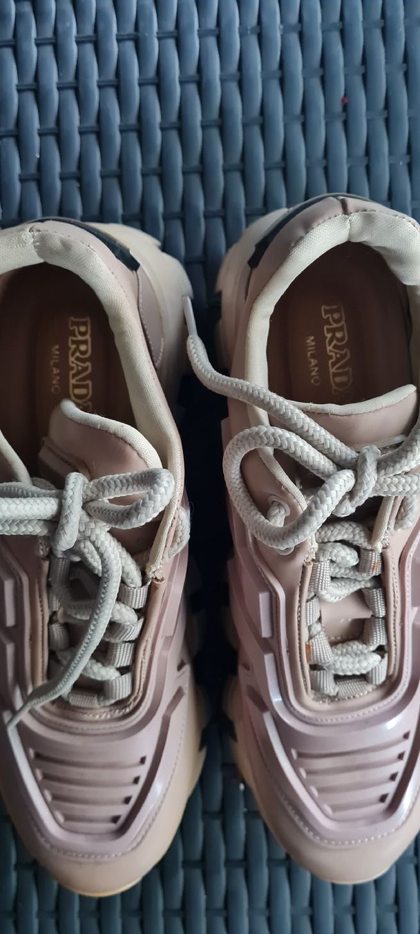 Prada Scarpe da donna: Prada Cloudbust Thunder sneakers beige size ca 39 (6). – Usato da Kloten venduto da waterdude69 2
