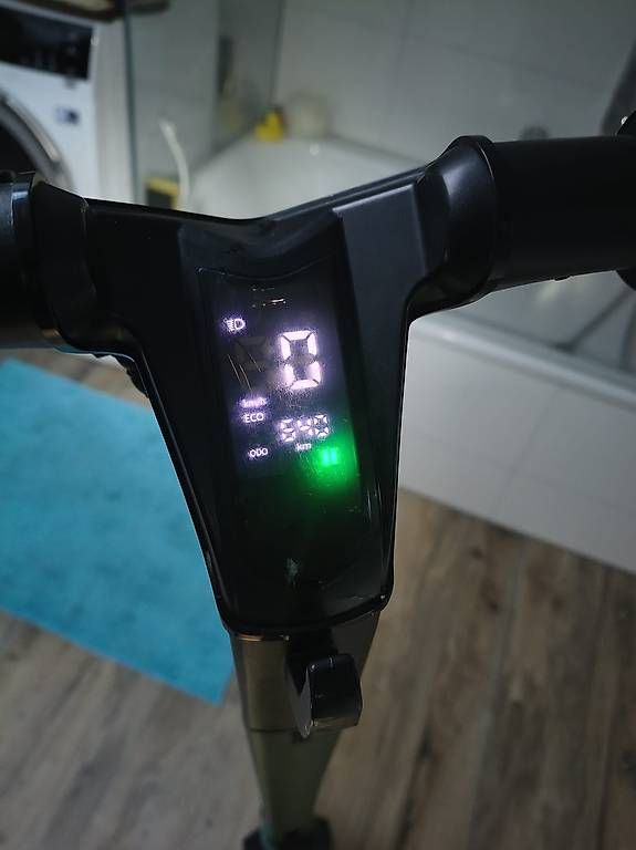 Kickboard: Vsett  E Scooter  mini grün – Usato da Luzern venduto da nsc_tn7z 1