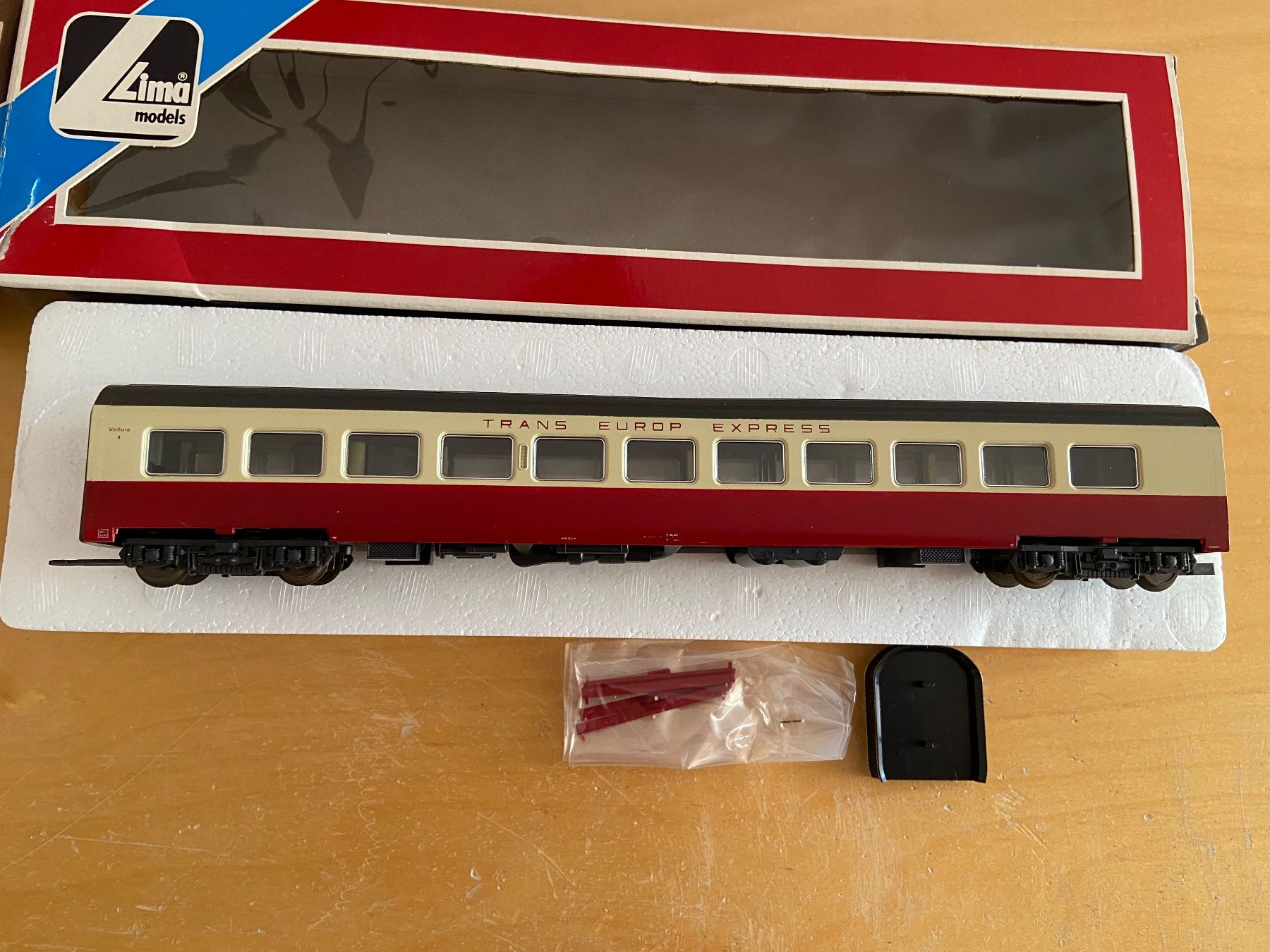Lima Modellini di ferrovie: Lima 20 1006 TEE Gottardo Wagen – Usato da Basel venduto da Relaphe 1