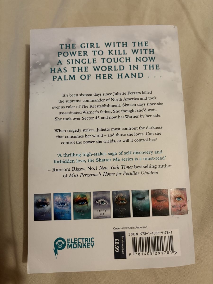 Libri: series Book 4 - Restore me by Tahereh Mafi – Usato da Penthalaz venduto da _Meg_ 1