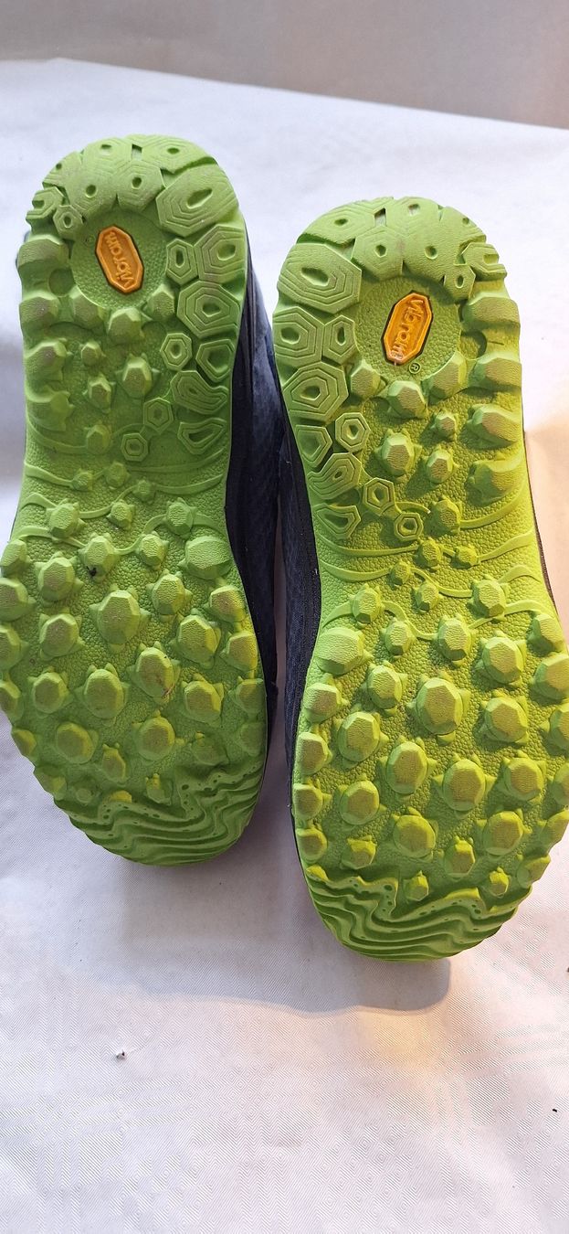 Everest Scarpe per ragazzi: Schuhe Everest Gr. 34/35 – Usato da Innertkirchen venduto da mar_km9t 1
