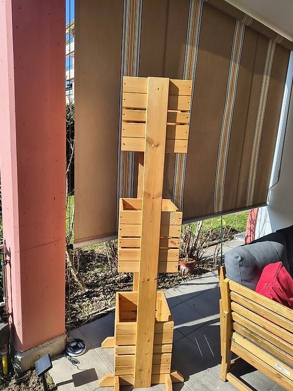 Vasi per fiori: Fioriera verticale in legno – Usato da Losone venduto da gui_j8c9