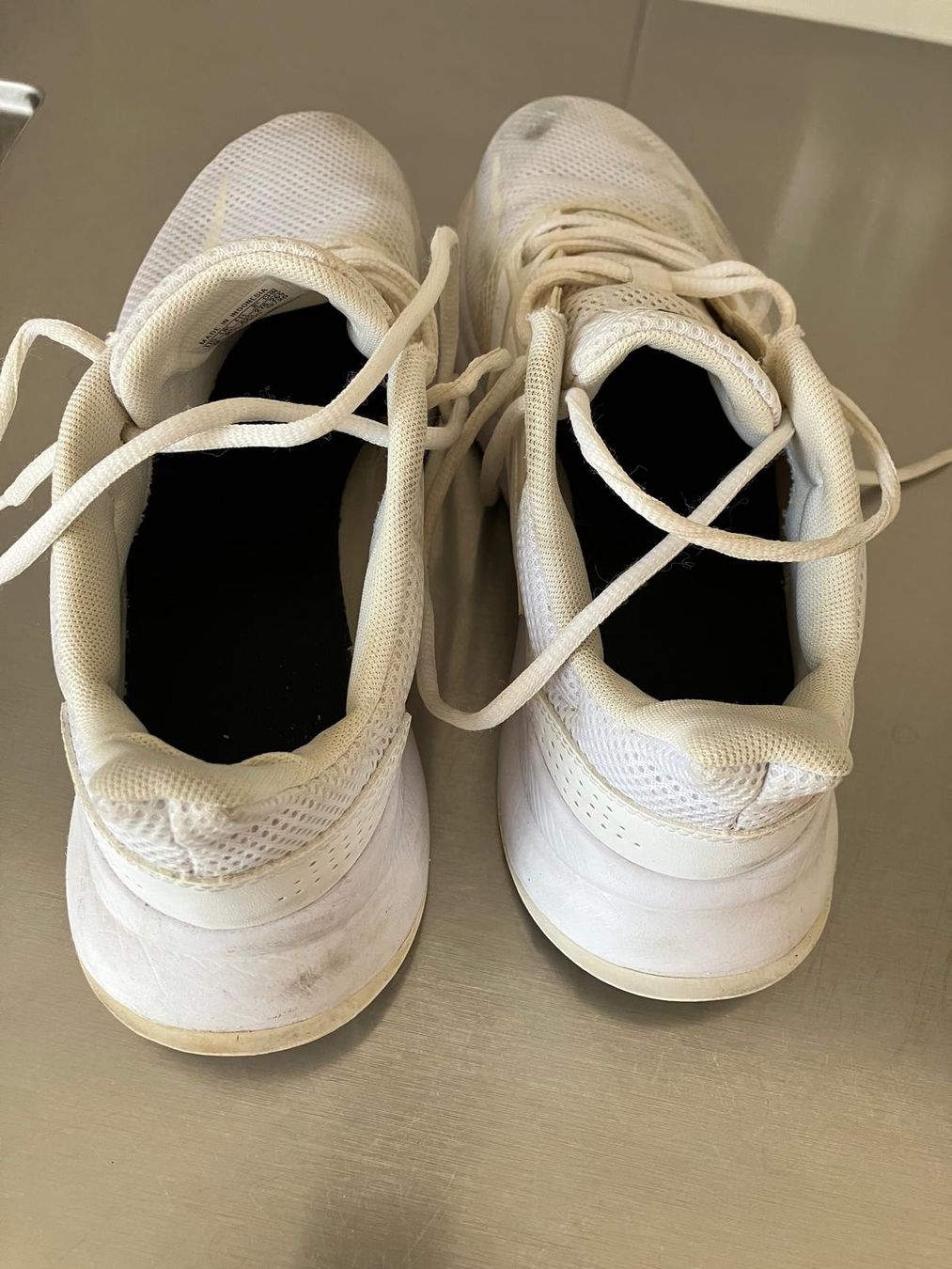 Adidas Scarpe da uomo: adidas Stoffschuhe weiss Grösse 42 2/3 – Usato da Allenwinden venduto da Obalu 1