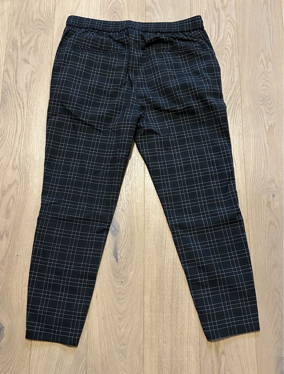 Pantaloni: schwarz/weisse Stoffhose, Grösse M – Usato da Arlesheim venduto da ns_762 1