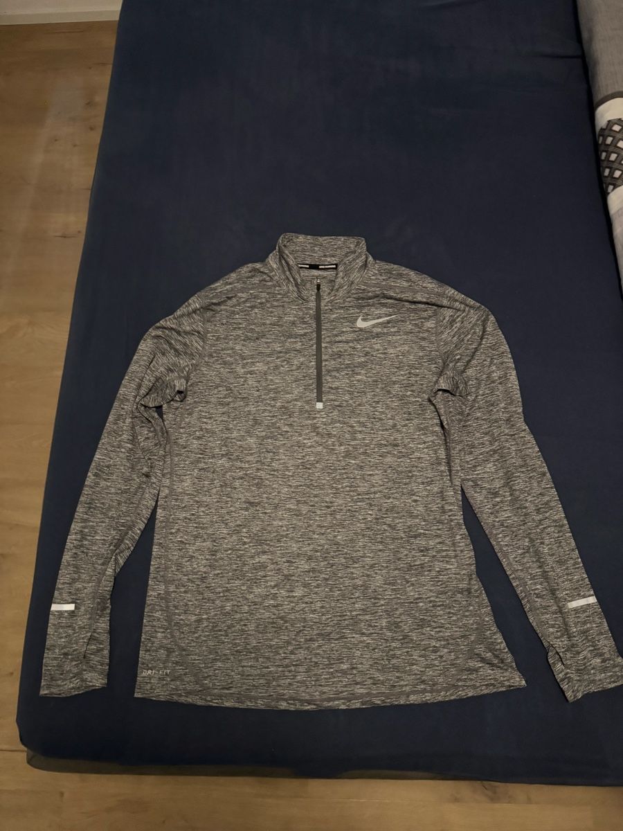 Nike Top: Nike Dri-FIT Running Shirt Grösse L – Usato da Thürnen venduto da Ottoman_Turks69 1
