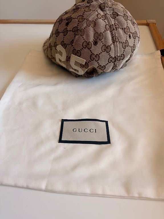 Gucci Chapeaux, bonnets & casquettes: Casquette Gucci – D'occasion à Fribourg par gue_7vsk 1