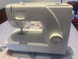 Macchina da cucire Singer in buone condizioni, perfetta per 