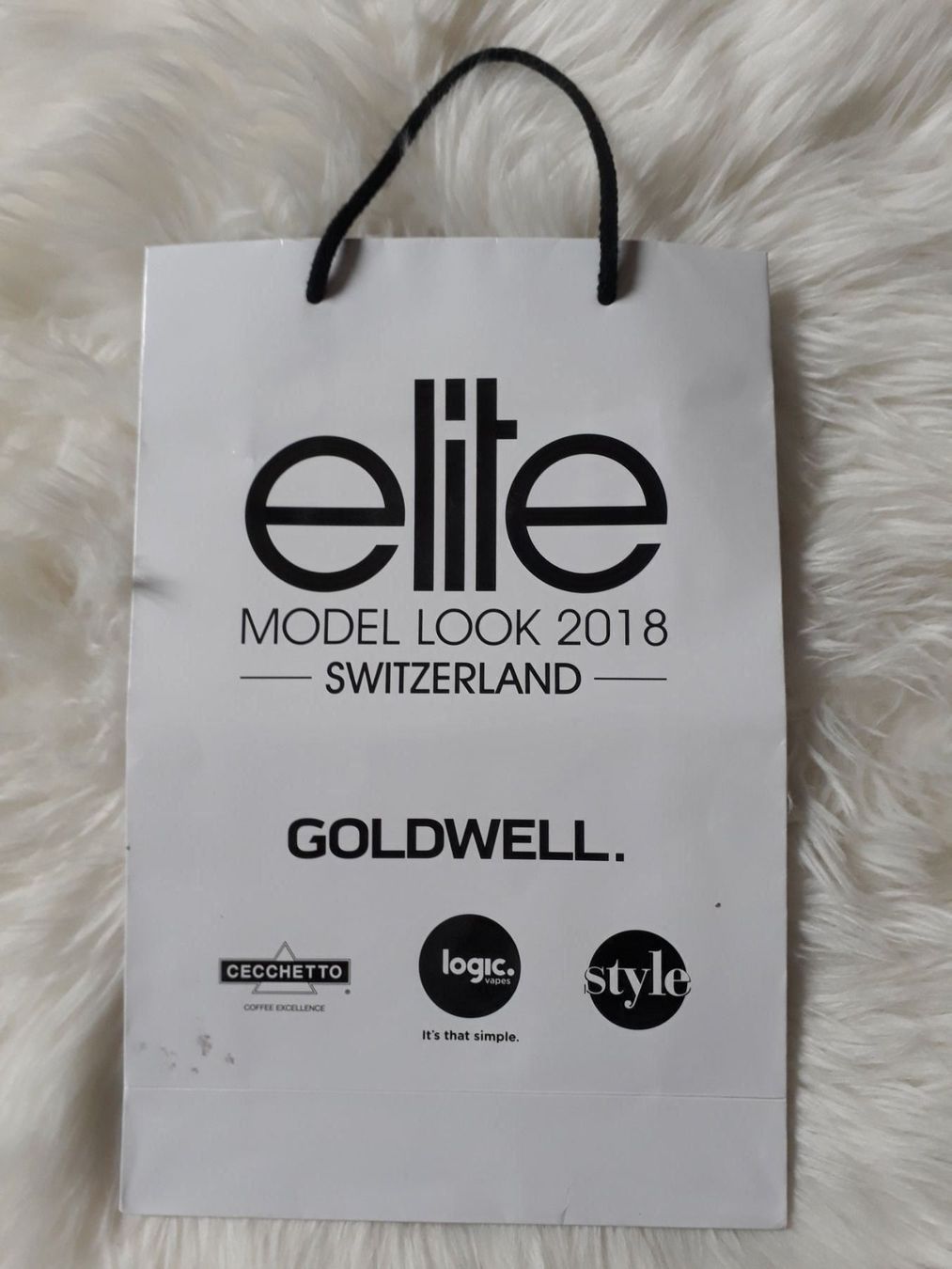 Borse da donna: Elite Model Look 2018 Papiertasche – Usato da Wettingen venduto da Sk8ertomda 2