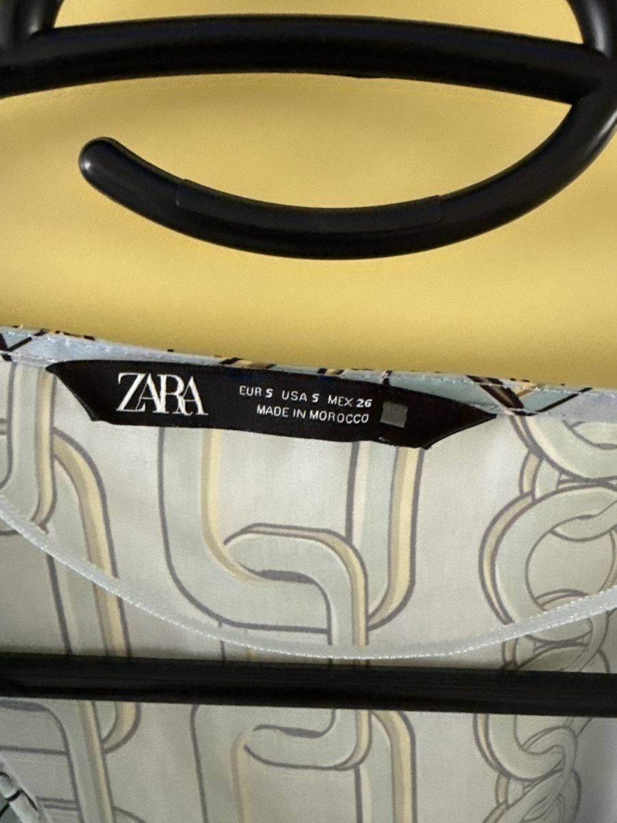 Zara Blusen: Zara Light Blue Chain Print Wrap Top Size S - Stylish! – Gebraucht aus Frauenfeld von eun_275d 1
